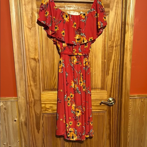 Express Red Floral Off-Shoulder Midi Dress - Picture 6 of 10